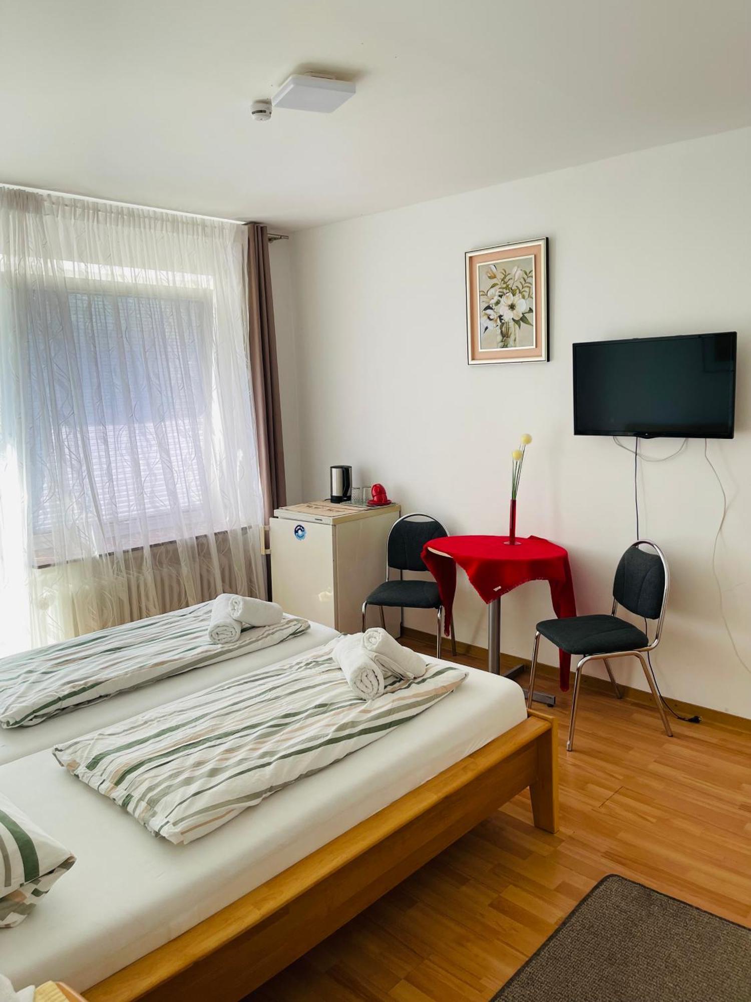 Hotel Shelby Apartments Garbsen Esterno foto