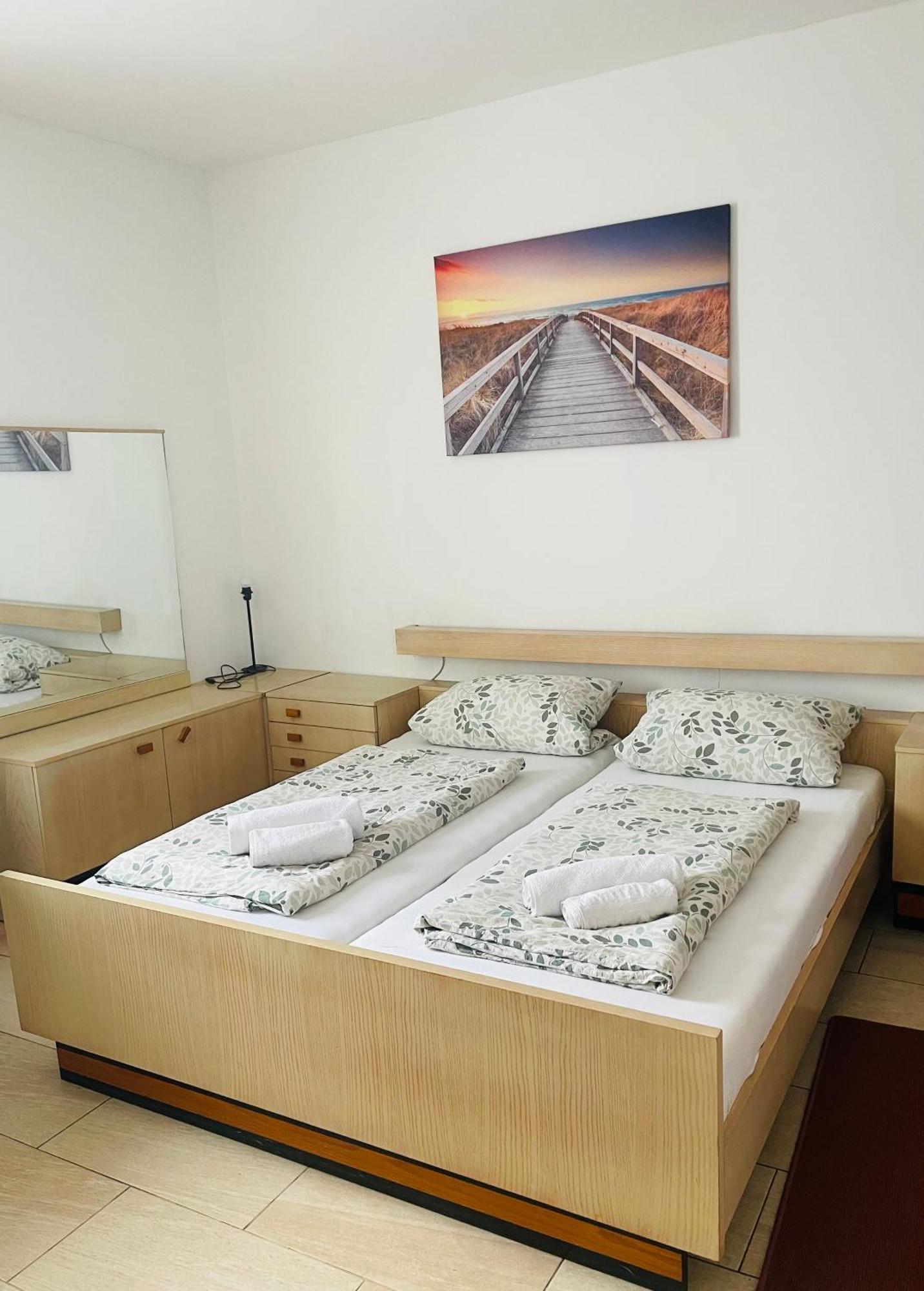 Hotel Shelby Apartments Garbsen Esterno foto